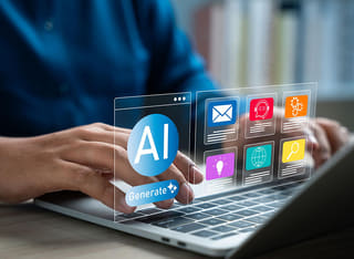 Débutant dans les cryptomonnaies découvrant les fondamentaux du trading automatique alimenté par l'intelligence artificielle