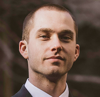 Expert du marché crypto, Thomas Whitfield, analyste spécialisé en trading